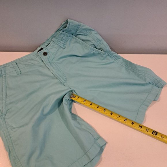 GAP Men's 33x10 Flat Front Sun Faded Bedford Shorts - Picture 14 of 16